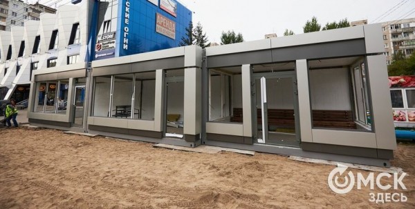 Тёплые остановки привлекают пьяных омичей и дебоширов Тёплые остановки привлекают пьяных омичей и дебоширов