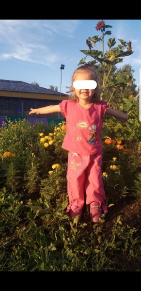 Бабушка — не родная! Кому органы опеки доверили маленькую омичку-«подкидыша»