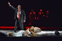 Одиночество как экзистенция. На сцене омской драмы пьеса с двойным дном