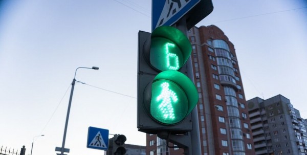 Омичам предлагают выбрать место для новых светофоров