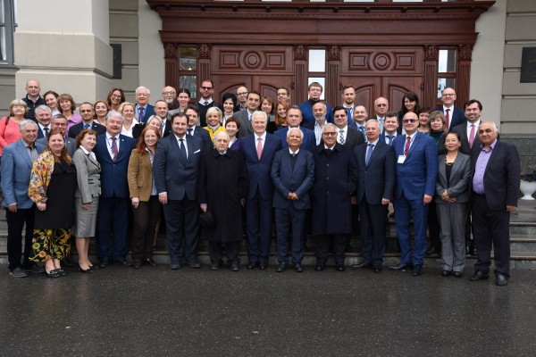 В Омске открылся III Евразийский семинар по римскому праву В Омске открылся III Евразийский семинар по римскому праву