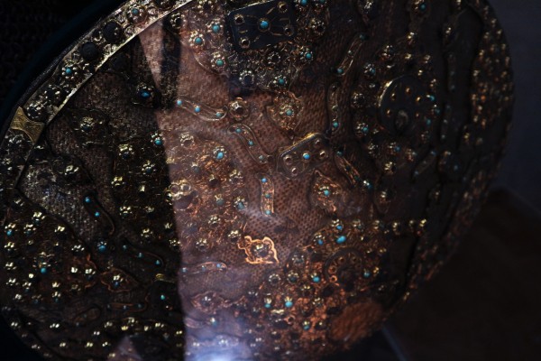 Запрещенные сабли и высушенные тыквы: что можно найти на выставке оружия в Омске 