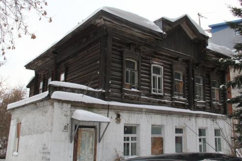 Руины и тлен: корреспонденты БК55 прогулялись по заброшенным зданиям Омска