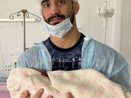 Омский боец Корешков стал дважды папой