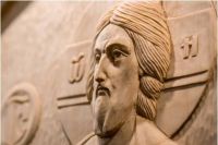 Прикосновенный образ. Омские мастера Минины создают резные иконы