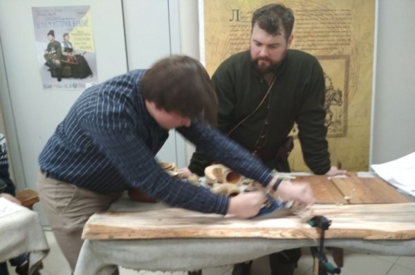 Омские реконструкторы восстанавливают облик служилых людей XVI века