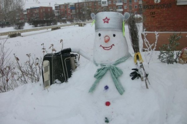 В Омске стартовала массовая лепка снеговиков В Омске стартовала массовая лепка снеговиков