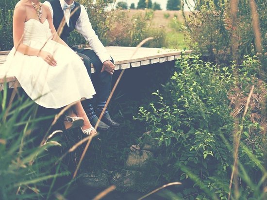 Российские власти решили изменить брачный возраст