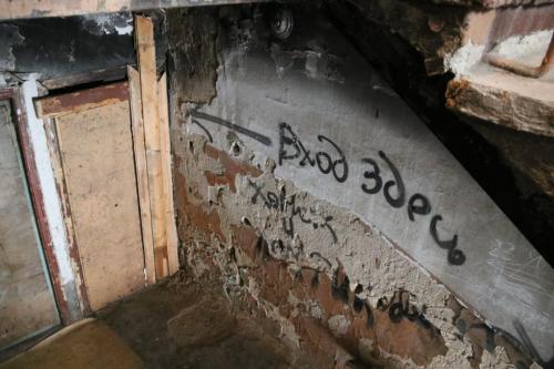 Руины и тлен: корреспонденты БК55 прогулялись по заброшенным зданиям Омска