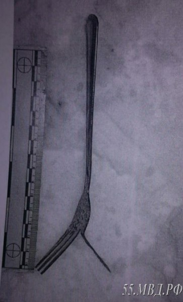 В Омске мужчина задержал грабителя с вилкой