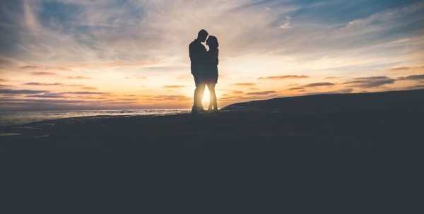 Иди - обниму! Насколько важны для человека объятия?