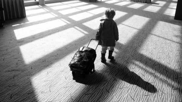 Бабушка — не родная! Кому органы опеки доверили маленькую омичку-«подкидыша»