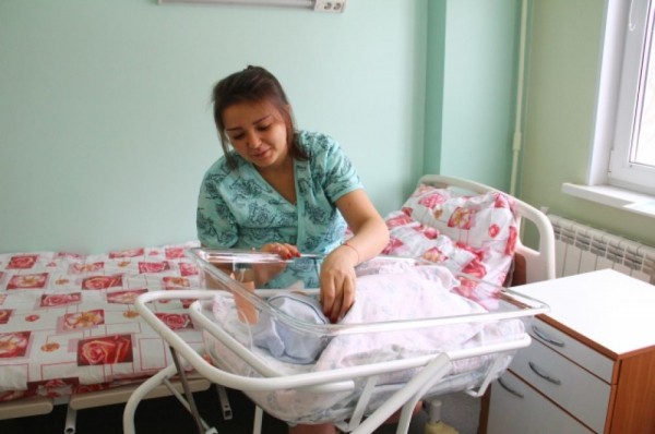 Первым в 2020 году в Омске родился мальчик