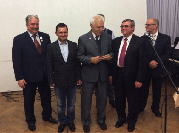 Соперников по омским выборам в ГД Бонковского и Смолина объединило землячество