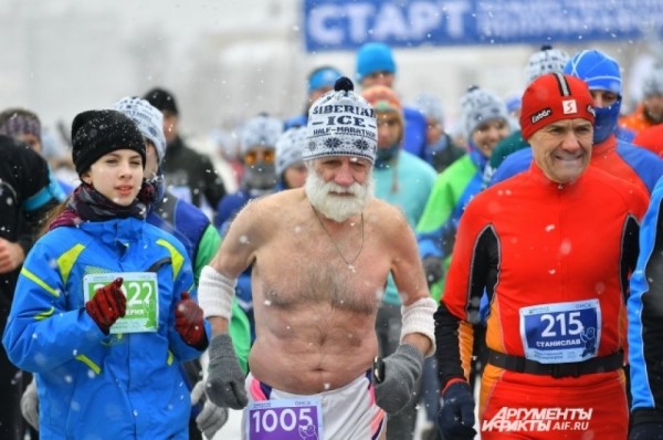 Рождественский полумарафон прошёл в Омске в 29-й раз