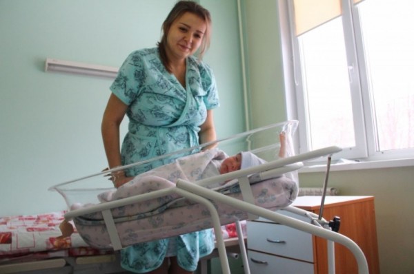 Первым в 2020 году в Омске родился мальчик