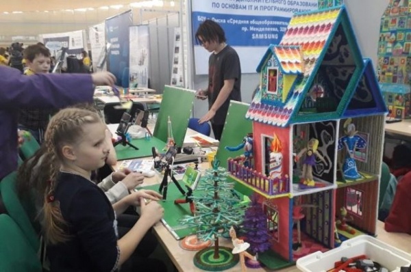 Будущие инженеры. Омский НПЗ поддержал соревнования по робототехнике