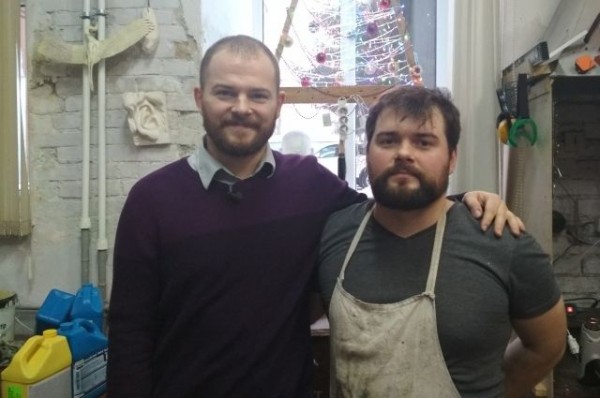 Прикосновенный образ. Омские мастера Минины создают резные иконы