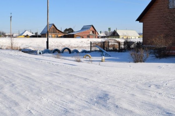 Платить придётся. Отсутствие контейнера не освобождает от платы за мусор