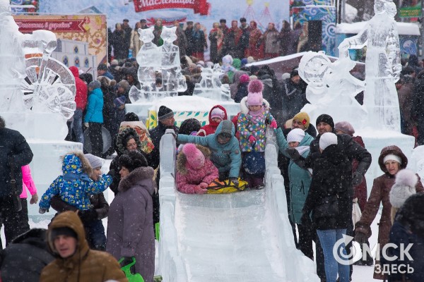 "Голодны глаза, а не желудок". Эксперт о правильном питании в новогоднюю ночь