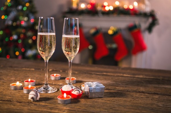 "Голодны глаза, а не желудок". Эксперт о правильном питании в новогоднюю ночь