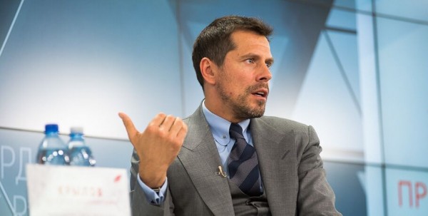 Президент "Авангарда" прокомментировал ситуацию с тренером, избивавшим детей Президент "Авангарда" прокомментировал ситуацию с тренером, избивавшим детей