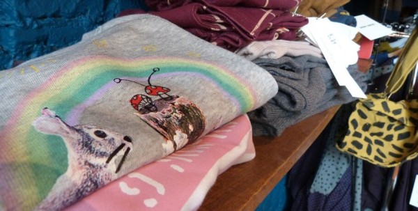 Более 700 омичей и 25 организаций сдали вещи для нуждающихся Более 700 омичей и 25 организаций сдали вещи для нуждающихся