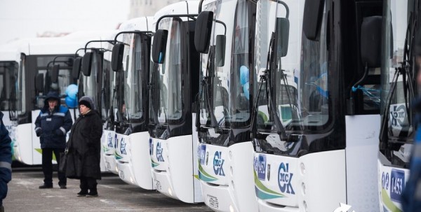 Омск за десять лет купит 200 автобусов и троллейбусов