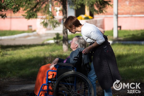 "Хочется просто дышать!" Омичи с редкими заболеваниями о своих мечтах