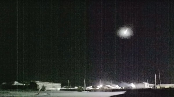 Над Омском взорвался суперболид (ВИДЕО) Над Омском взорвался суперболид (ВИДЕО)