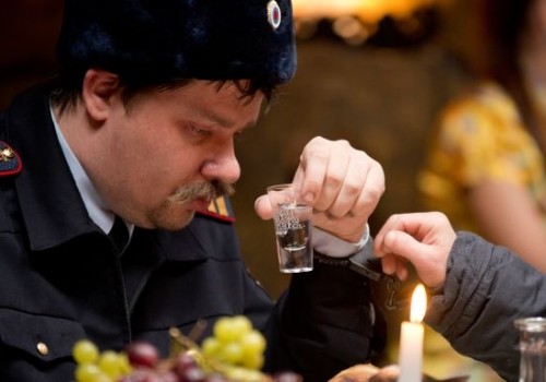 «Жизнь ворам!» — за такой тост наказаны 12 сотрудников тюменской полиции и СК «Жизнь ворам!» — за такой тост наказаны 12 сотрудников тюменской полиции и СК