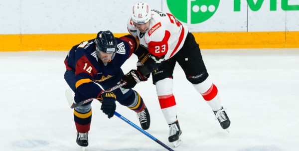 "Авангард" уступил в третьем матче подряд