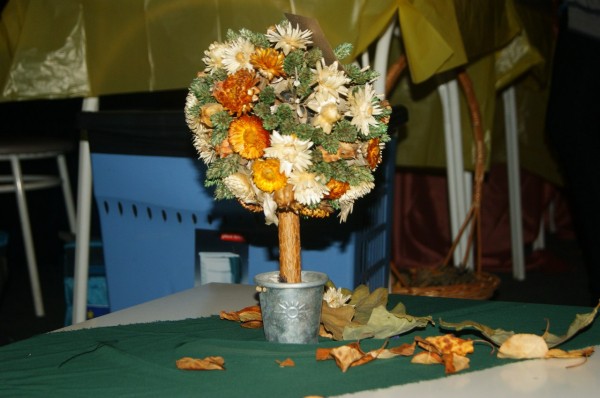 На благотворительном «Компоте» гости слушали музыку, пили чай и ходили босиком