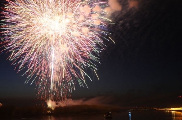 Фейерверк на День Победы в Омске запустят в трёх местах