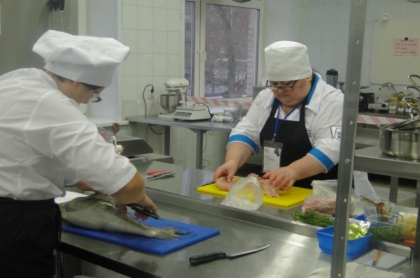 Отложить старость и сесть за парту. Предпенсионеры получают новые профессии