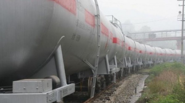11 тонн бензина исчезло из проезжающих Кемеровскую область поездов