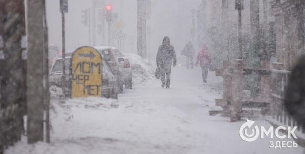 Дорожники пообещали расчистить Омск от снега к концу выходных