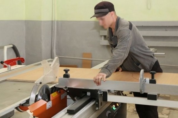 Омские осуждённые будут поставлять продукты и мебель для студентов