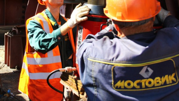 Путин рассказал, почему Герман Греф был против строительства моста на остров Русский 