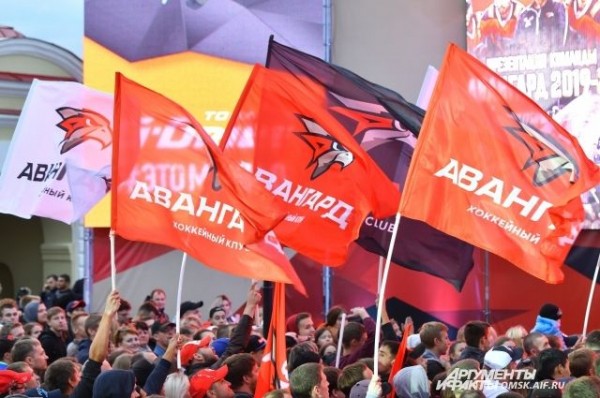 Нападающего омского «Авангарда» Артёма Манукяна прооперировали в Германии