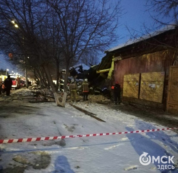 В центре Омска обрушилась часть армейских складов