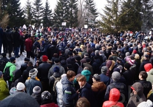 Каракоз ужесточил правила проведения митингов в Омской области