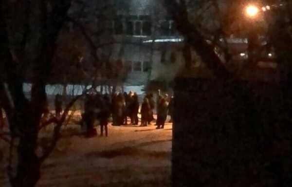 Ночные очереди и фиктивные прописки. Чего стоит отдать ребенка в первый класс 