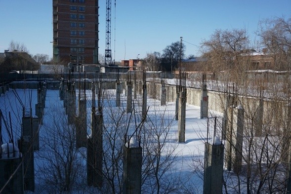 Мэрия Омска через суд заставит «дочку» «Мостовика» снести недострой на Кемеровской 