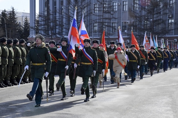 Курсанты Омского автобронетанкового института лучше всех ходят строем