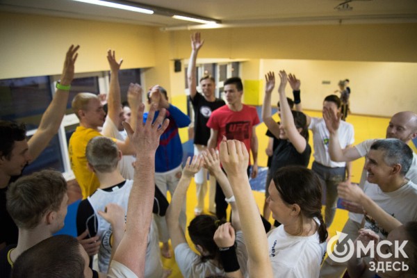 Красота капоэйры. В Омске спортсмены сразились в бесконтактном бою Красота капоэйры. В Омске спортсмены сразились в бесконтактном бою