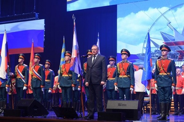 Александр Бурков поздравил омичей с Днём защитника Отечества