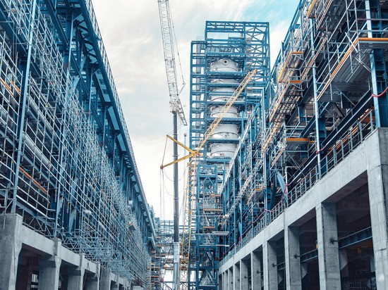 ОНПЗ завершил монтаж оборудования на комплексе переработки нефти