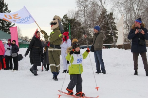«Спорт во благо». В Омске прошла благотворительная лыжная гонка