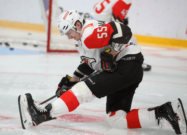 
        «Салават Юлаев» выходит вперёд. Главные события третьего матча серии
      